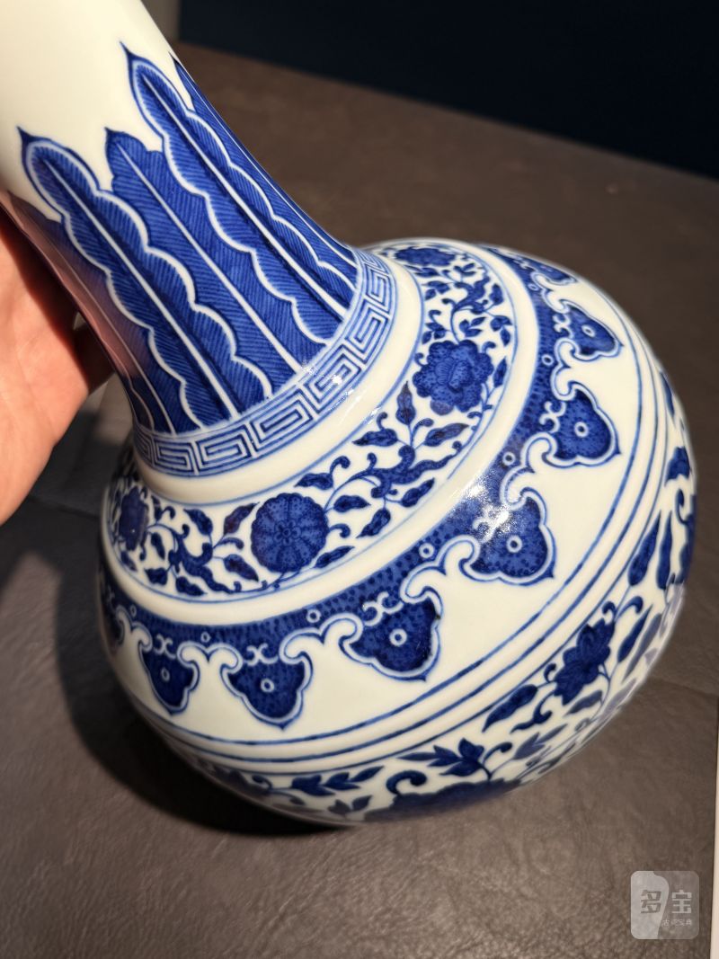 清光绪 青花缠枝莲纹赏瓶 - 图15
